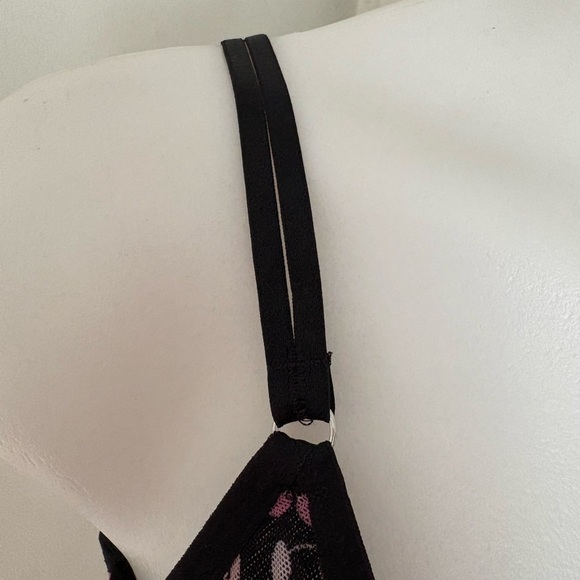 No Boundaries Black and Pink Cherry Print Bra - Picture 4 of 12